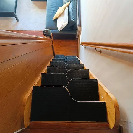 Naekoealahuoneisto 420 * Syöte