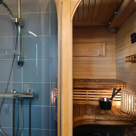 Naekoealahuoneisto 420